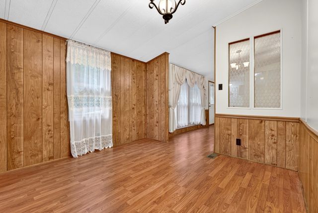 401 Hermitage Cir, Bumpus Mills, TN 37028