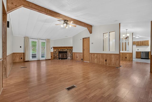 401 Hermitage Cir, Bumpus Mills, TN 37028