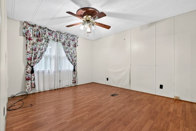 401 Hermitage Cir, Bumpus Mills, TN 37028