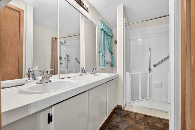 401 Hermitage Cir, Bumpus Mills, TN 37028