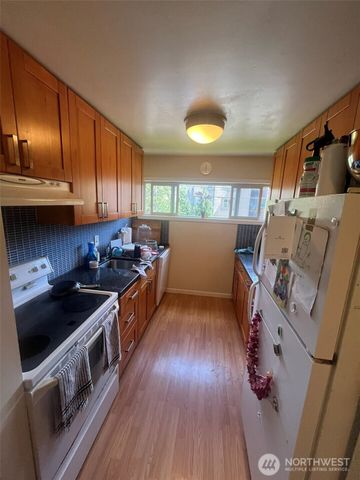 6519 4th Avenue NE, Seattle, WA 98115