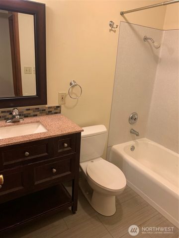 6519 4th Avenue NE, Seattle, WA 98115