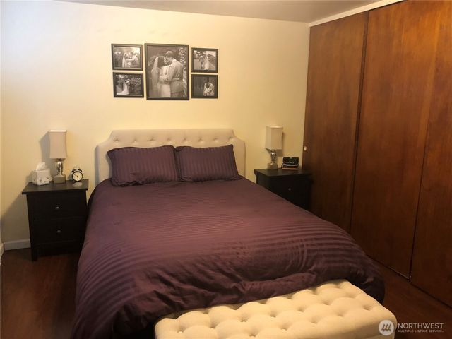 6519 4th Avenue NE, Seattle, WA 98115