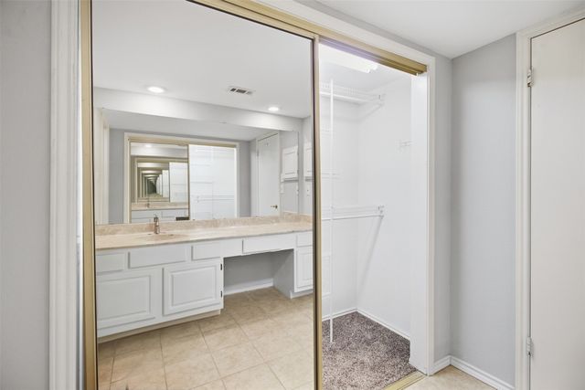 2732 Copper Creek Drive 202, Arlington, TX 76006