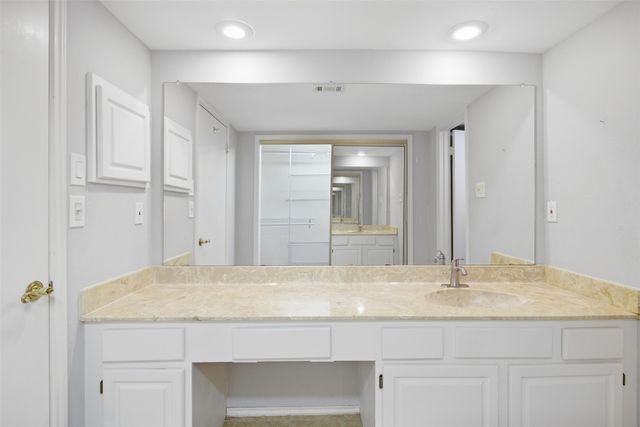 2732 Copper Creek Drive 202, Arlington, TX 76006
