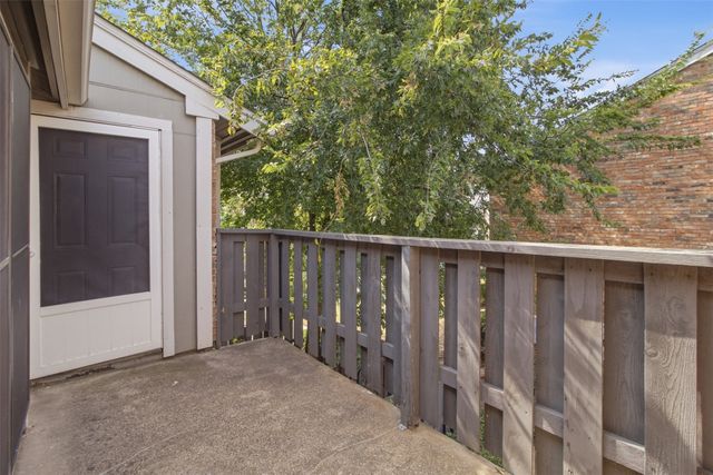 2732 Copper Creek Drive 202, Arlington, TX 76006