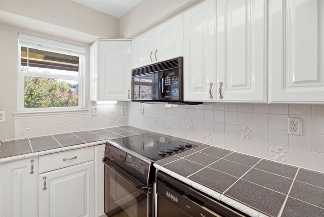 2732 Copper Creek Drive 202, Arlington, TX 76006