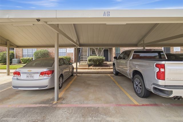 2732 Copper Creek Drive 202, Arlington, TX 76006