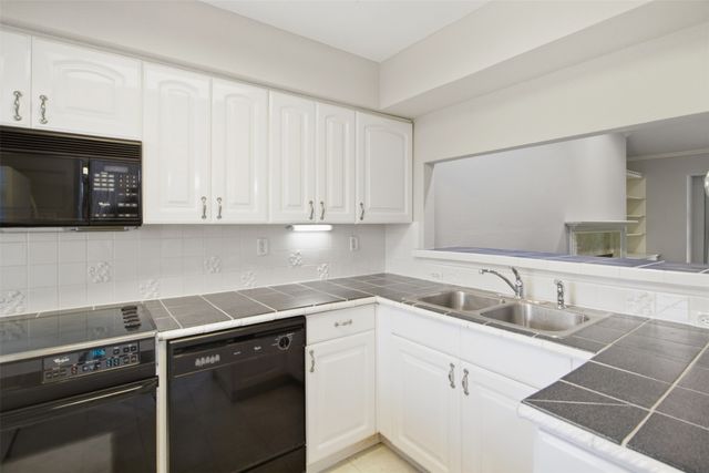 2732 Copper Creek Drive 202, Arlington, TX 76006