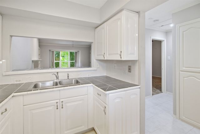 2732 Copper Creek Drive 202, Arlington, TX 76006