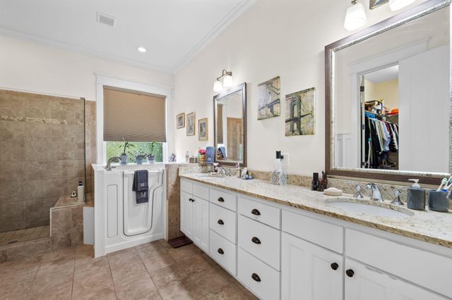 9523 Silent Circle, Ooltewah, TN 37363
