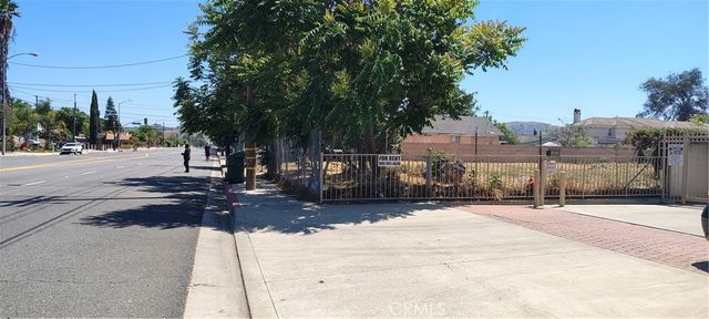 1425 S White B, Pomona, CA 91766