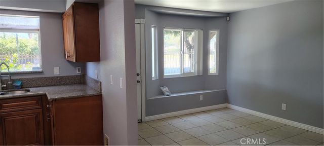 1425 S White B, Pomona, CA 91766