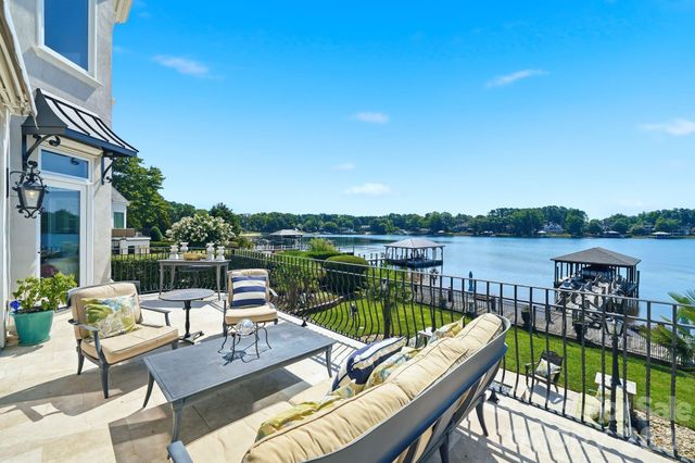 18332 Harbor Light Boulevard, Cornelius, NC 28031