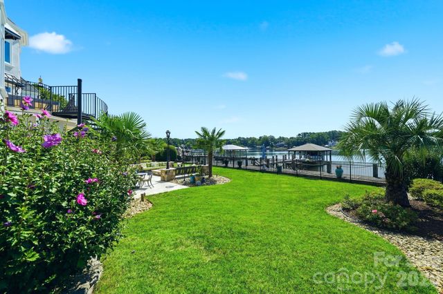 18332 Harbor Light Boulevard, Cornelius, NC 28031