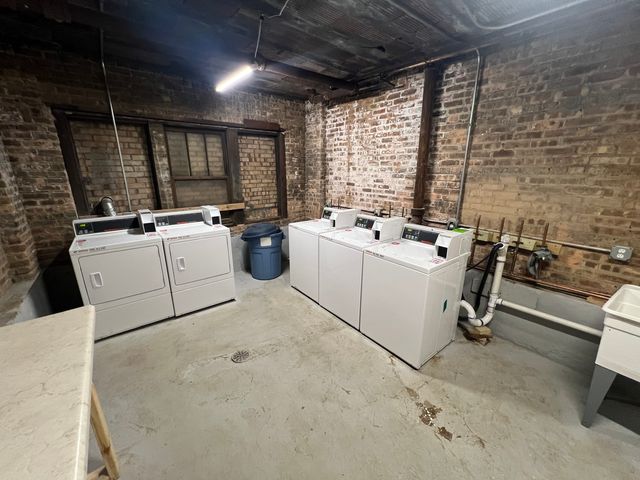350 W 74th Street 1W, Chicago, IL 60621