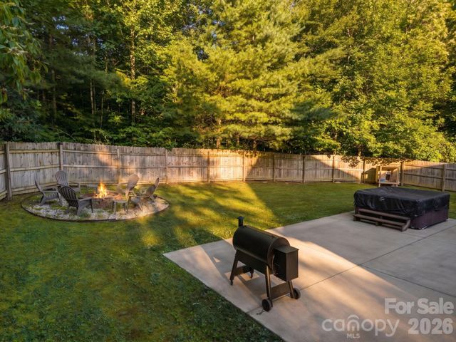 125 Ice Hollow Road, Zirconia, NC 28790