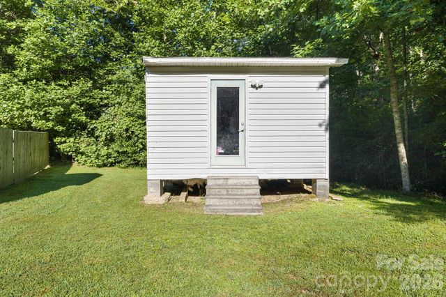 125 Ice Hollow Road, Zirconia, NC 28790