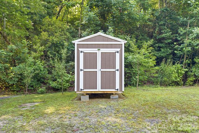 125 Ice Hollow Road, Zirconia, NC 28790