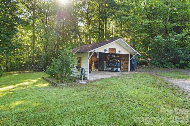 125 Ice Hollow Road, Zirconia, NC 28790