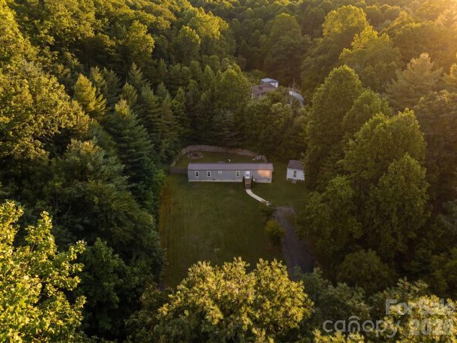125 Ice Hollow Road, Zirconia, NC 28790