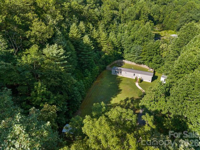 125 Ice Hollow Road, Zirconia, NC 28790