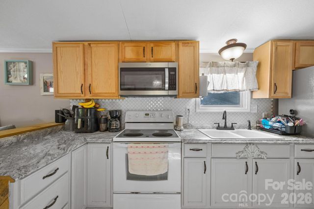 125 Ice Hollow Road, Zirconia, NC 28790