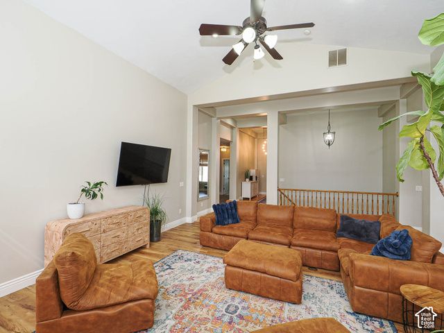 1239 WILLOWBROOK LN, Kaysville, UT 84037