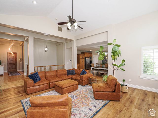 1239 WILLOWBROOK LN, Kaysville, UT 84037
