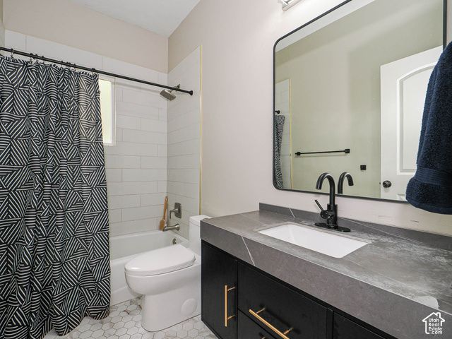 1239 WILLOWBROOK LN, Kaysville, UT 84037