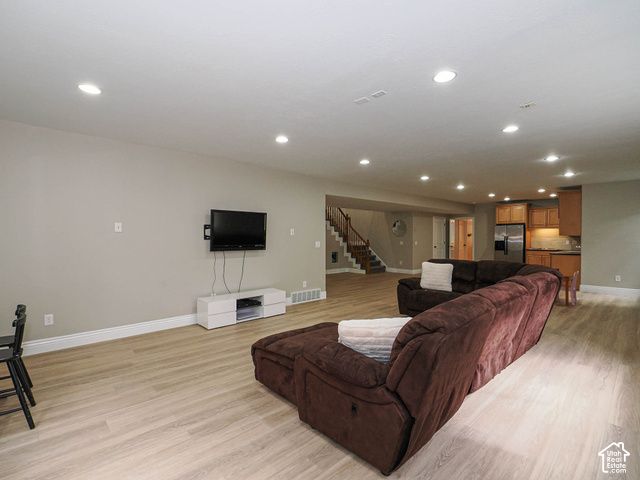 1239 WILLOWBROOK LN, Kaysville, UT 84037