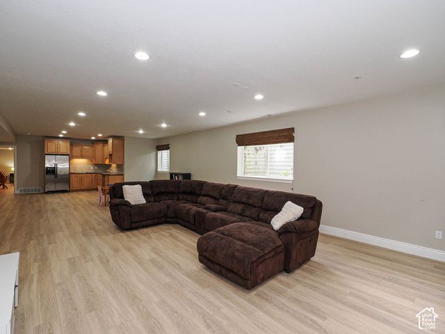 1239 WILLOWBROOK LN, Kaysville, UT 84037
