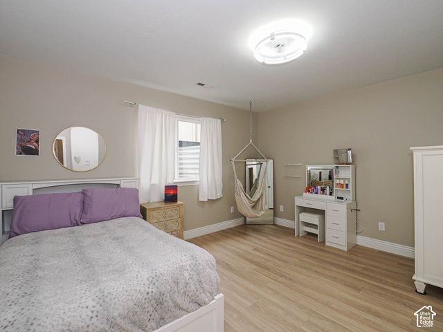 1239 WILLOWBROOK LN, Kaysville, UT 84037