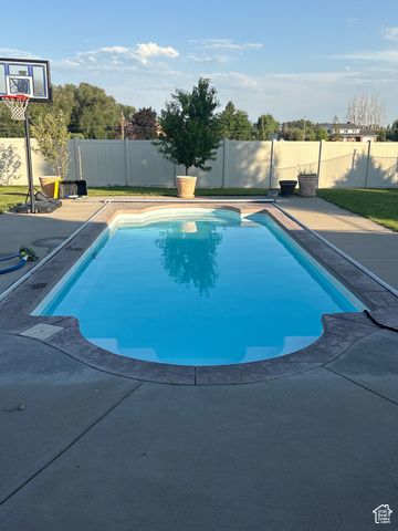 1239 WILLOWBROOK LN, Kaysville, UT 84037
