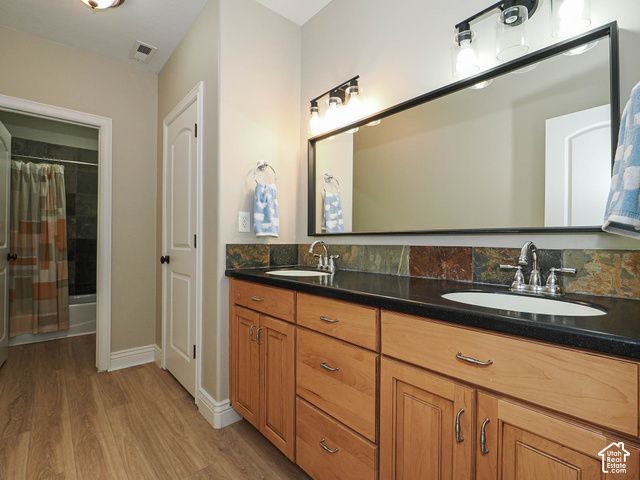 1239 WILLOWBROOK LN, Kaysville, UT 84037