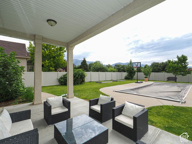 1239 WILLOWBROOK LN, Kaysville, UT 84037