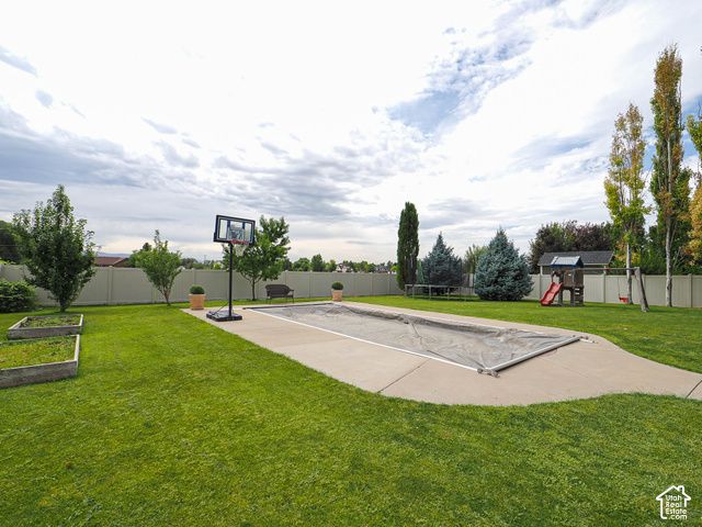 1239 WILLOWBROOK LN, Kaysville, UT 84037