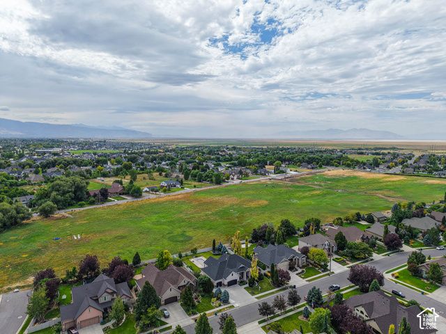 1239 WILLOWBROOK LN, Kaysville, UT 84037