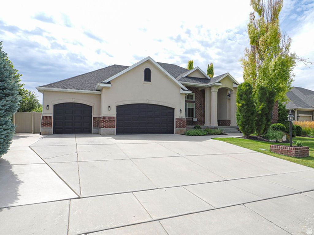 1239 WILLOWBROOK LN, Kaysville, UT 84037 — exterior