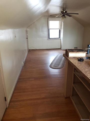 15528 Regina Avenue, Allen Park, MI 48101