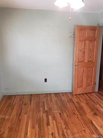15528 Regina Avenue, Allen Park, MI 48101