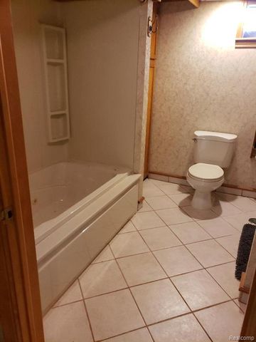 15528 Regina Avenue, Allen Park, MI 48101
