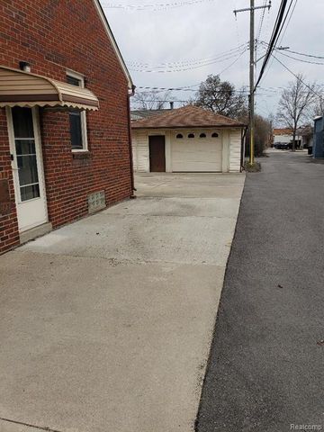 15528 Regina Avenue, Allen Park, MI 48101