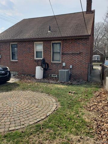 15528 Regina Avenue, Allen Park, MI 48101