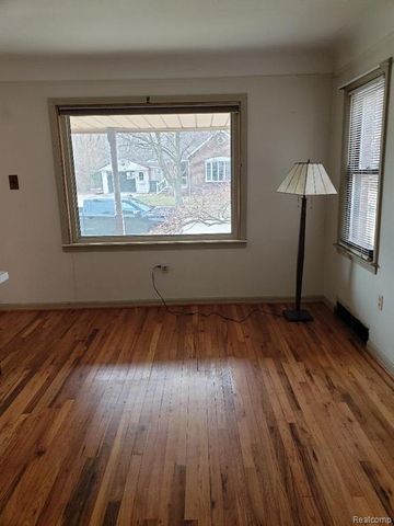 15528 Regina Avenue, Allen Park, MI 48101