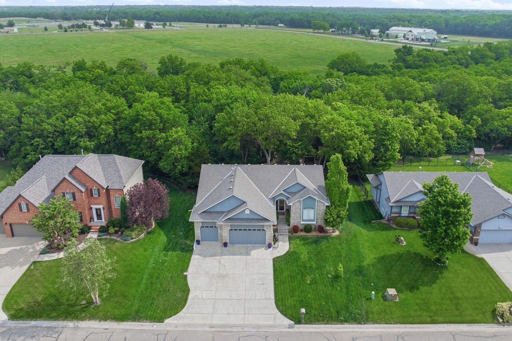 15706 E Woodcreek St, Wichita, KS 67230