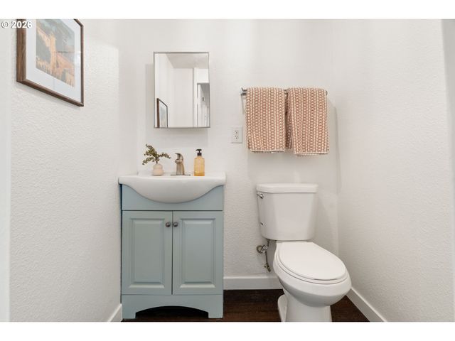 8306 Se TAYLOR Ct, Portland, OR 97216