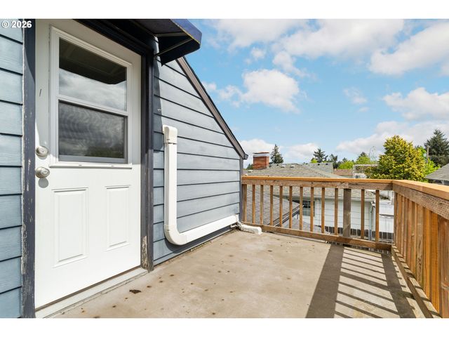 8306 Se TAYLOR Ct, Portland, OR 97216