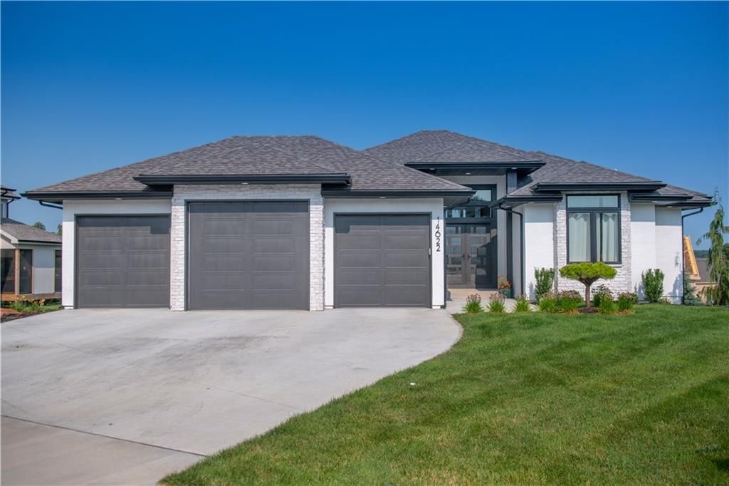 14622 Thousand Oaks Place Place, Parkville, MO 64152