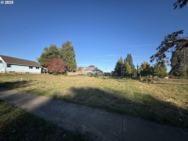 726 Se TAMPA St, Camas, WA 98607